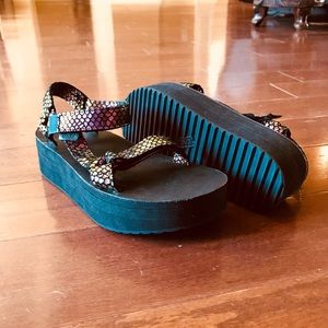 Teva Platform Sandals Black/rainbow snake skin
